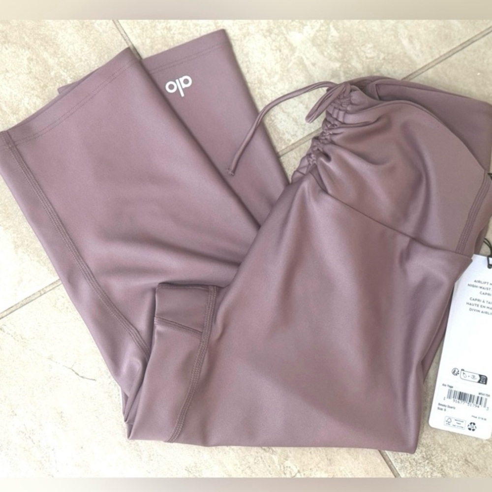 Alo Yoga Airlift Mesh High-Waist Divine Capri - Picture 7 of 12